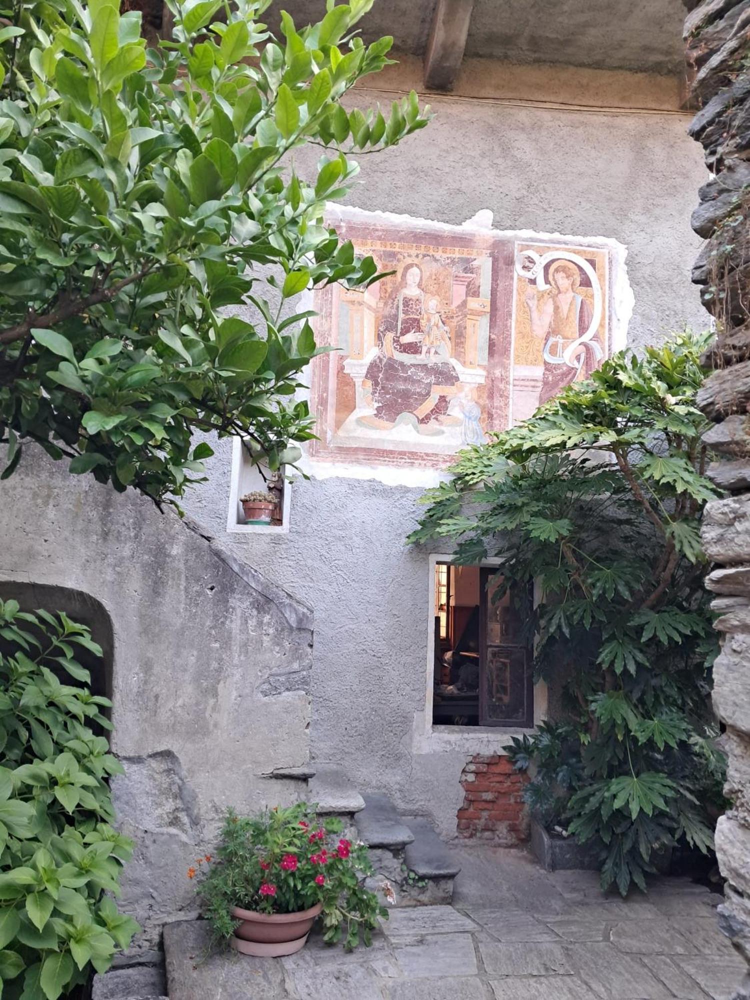 Nonna Anita Bed & Breakfast Castelveccana Exterior foto